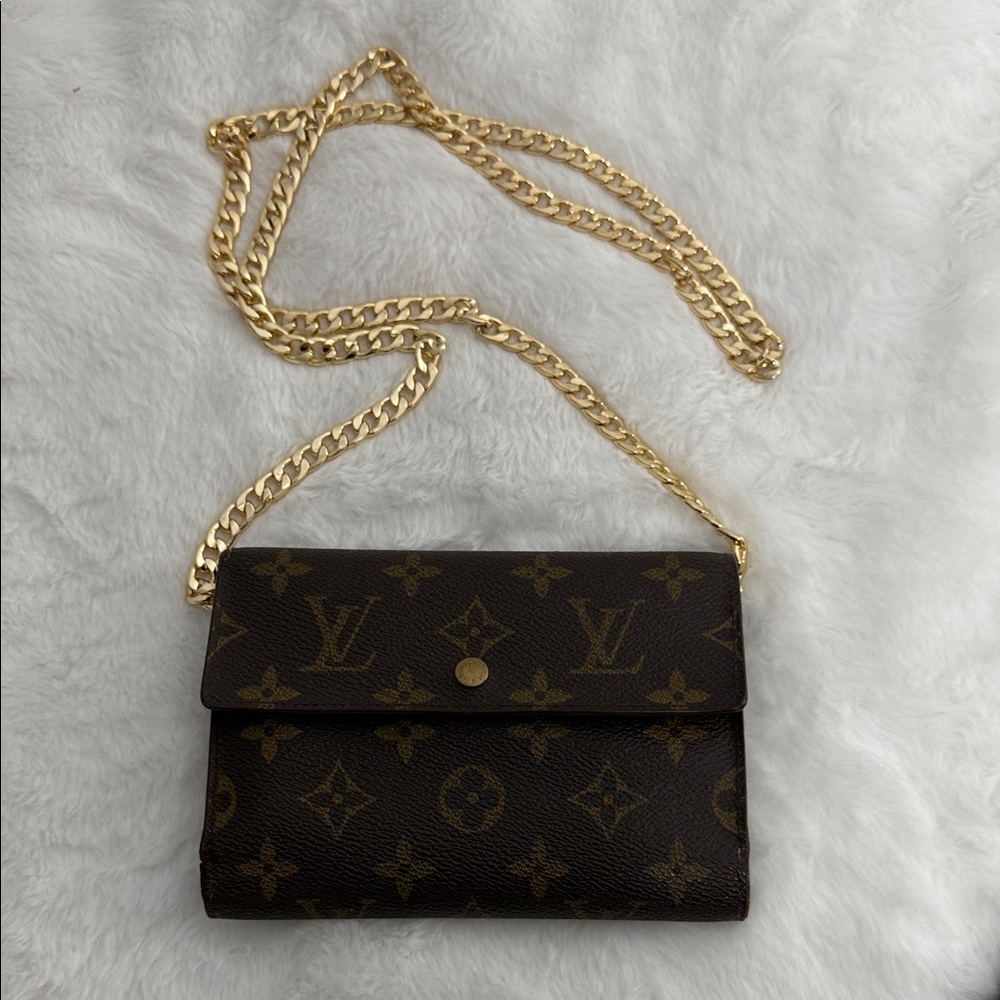 Louis Vuitton Monogram Porte Trésor Wallet - Picture 9 of 9